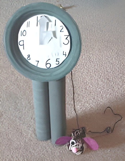 photo of the finished mouse and clock craft
